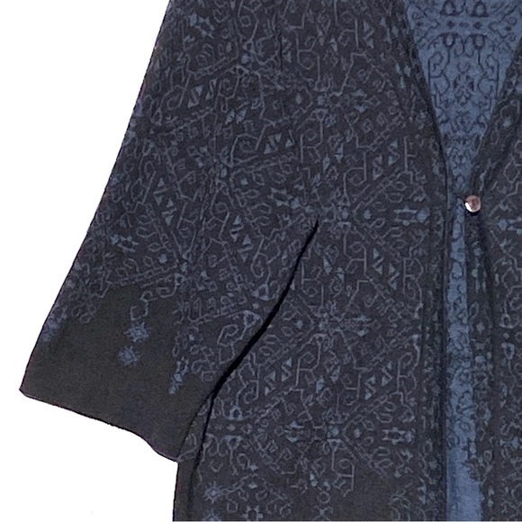 PERUVIAN CONNECTION Women’s Blue and Black Patterned Oversized Kimono Cardigan - Picture 3 of 5
